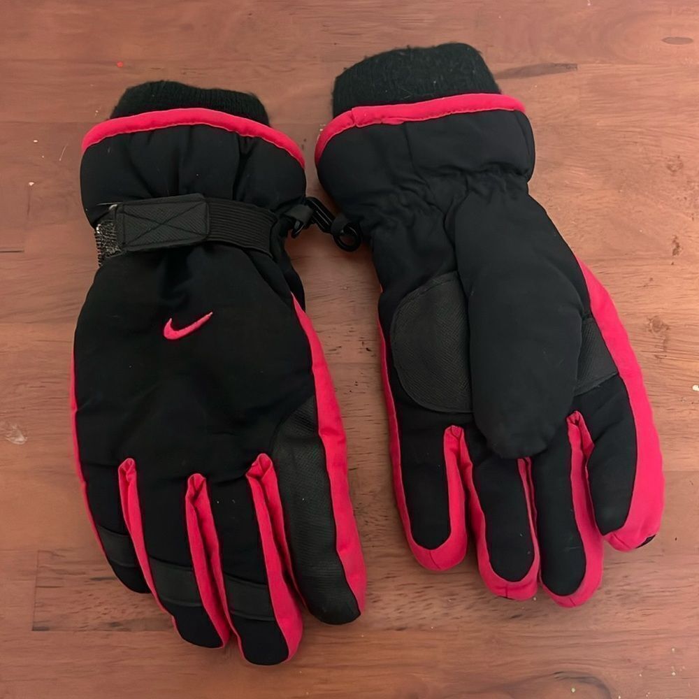 Nike Winter Gloves